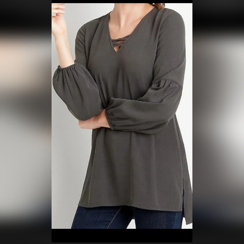 Maurices Gray Lantern Sleeve Lattice Neck Lightweight Tunic Blouse Size Large